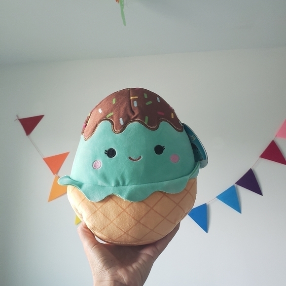 SQUISHMALLOWS 2021 sundae maya 8 inch - Picture 1 of 3